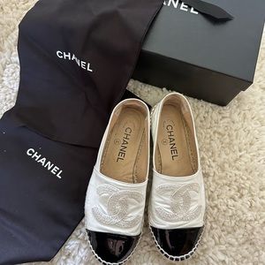 Chanel espadrilles white black patent leather 35 5